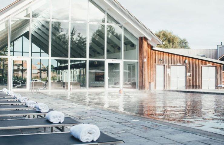 Cotswolds Lakehouse, With Hot Tub & Spa Access, Lower Mill Estate Somerford Keynes Eksteriør bilde